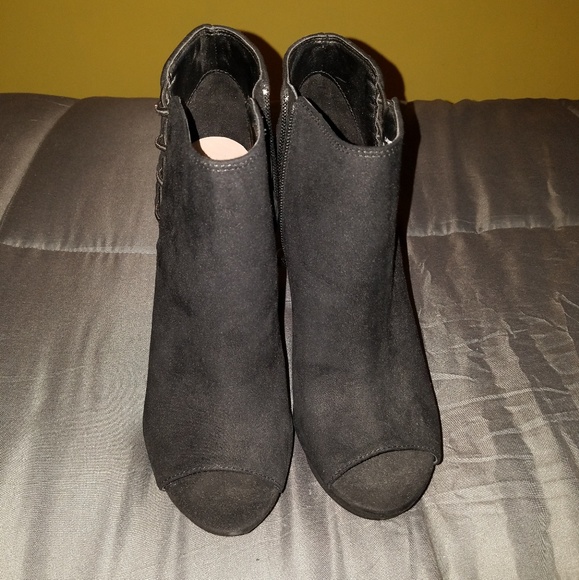 Black Heal Booties - Picture 1 of 3